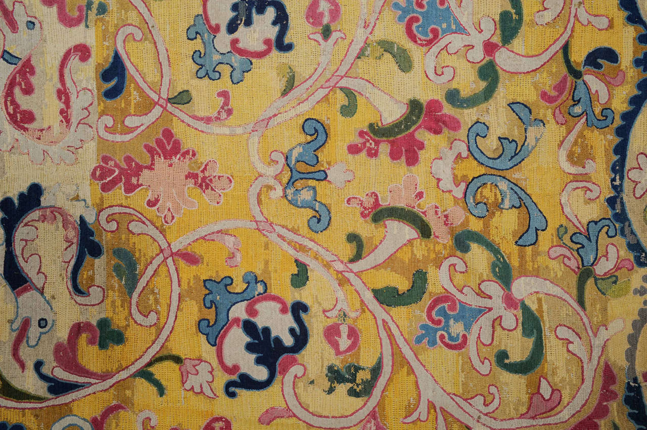 tapis Arraiolos du 17ème siècle:: fragment de point d'aiguille portugais État moyen à Milan, IT